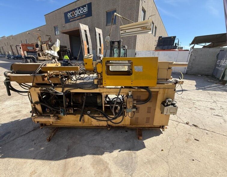 SOMAR MACHINE DE MOULAGE PAR INJECTION PLASTIQUE